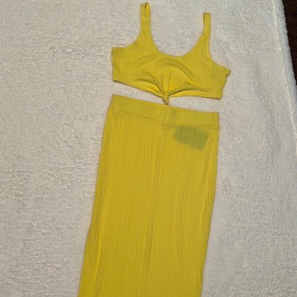 💕5/$25 Ribbed Skirt Set Yellow - Picture 2 of 2